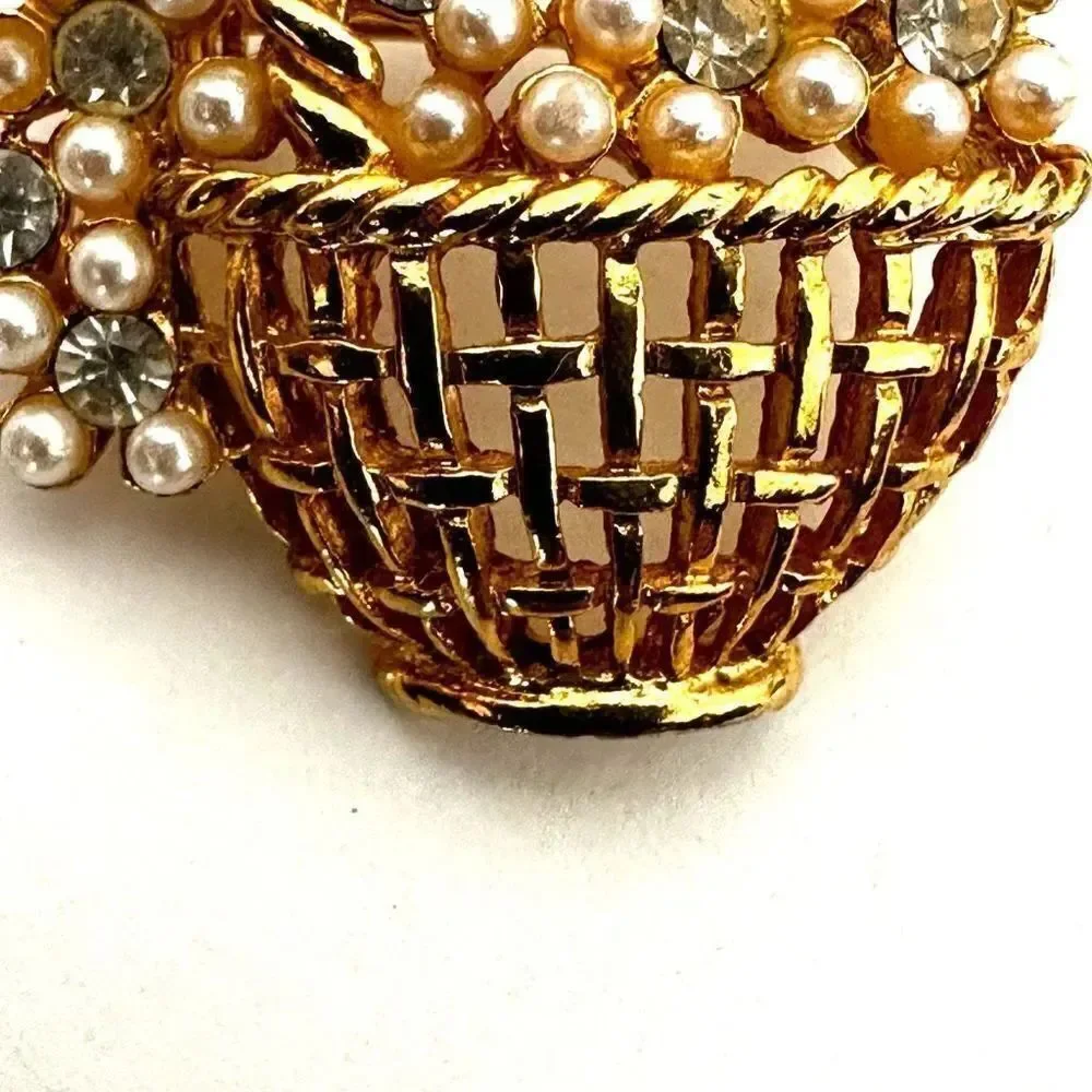 Gold tone faux pearl and rhinestone small brooch